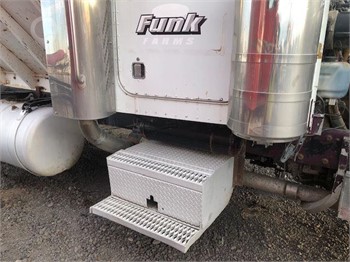1988 PETERBILT 379 Used Battery Box Truck / Trailer Components for sale