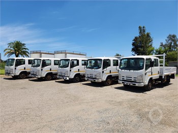 2015 ISUZU NMR Used Dropside Flatbed Trucks for sale