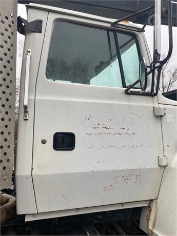 1995 FORD LNT9000 Used Door Truck / Trailer Components for sale