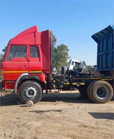 2018 HINO 268 Used Fahrgestell LKW zum verkauf