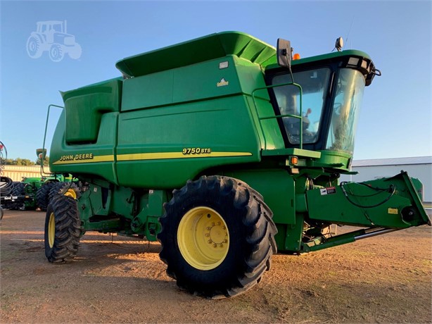2001 JOHN DEERE 9750 STS Used Combines for sale