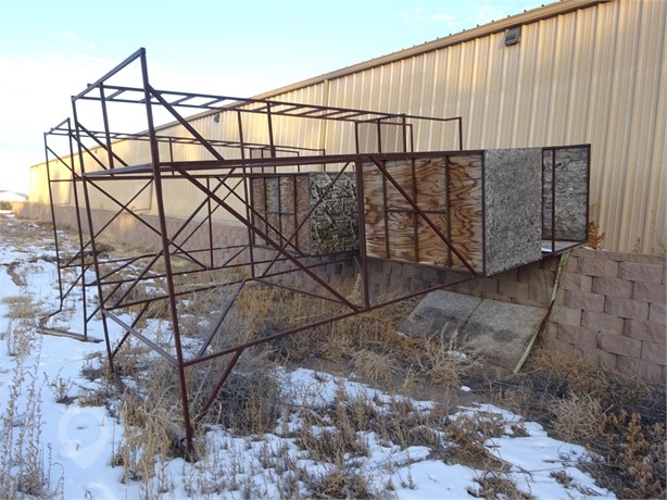 2021 HUNTING BLIND 4X8X10 Used Sporting Goods / Outdoor Recreation Personal Property / Household items auction results