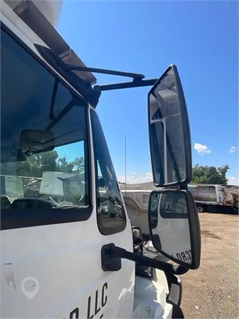 2017 INTERNATIONAL DURASTAR 4300 Used Glass Truck / Trailer Components for sale