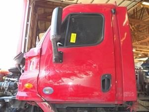 2013 FREIGHTLINER CASCADIA Used Door Truck / Trailer Components for sale