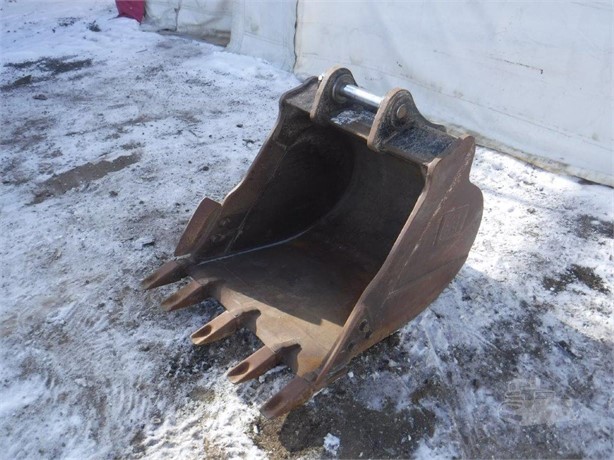 1900 CATERPILLAR PIN-ON STYLE Used Bucket, Trenching (Penggalian) for rent