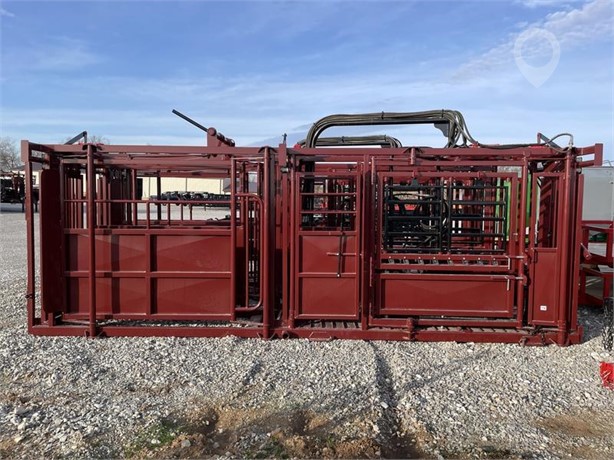 2024 STOCK PRO HYDRAULIC CHUTE W/ PALPATION CAGE & ALLEYWAY New Livestock for sale