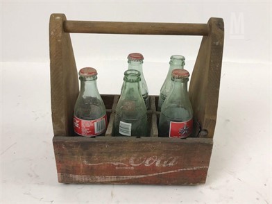 Vintage Coca Cola Bottles Wood Carrying Case Otros - why does this look like a french or k pop girl roblox