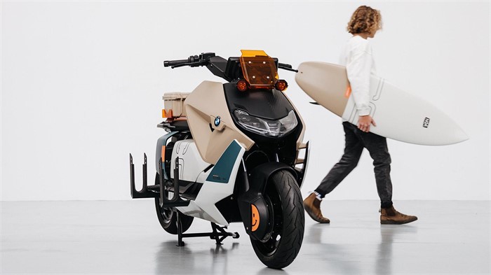 BMW Motorrad Definition CE 04 - the new style of urban two-wheel mobility