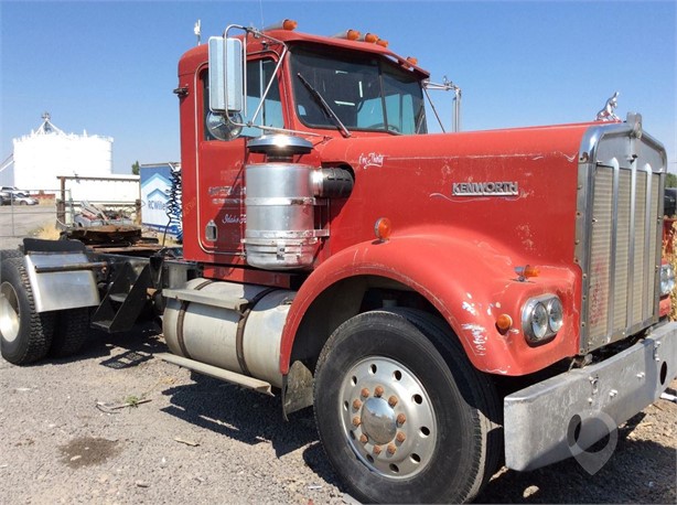1977 KENWORTH W900A Used Door Truck / Trailer Components for sale