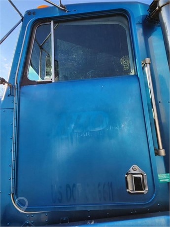 1987 KENWORTH T600 Used Door Truck / Trailer Components for sale