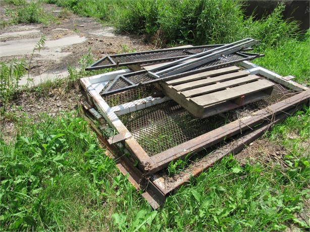 SCREENED END GATE AND BOX EXTENSIONS Used Other Truck / Trailer Components auction results