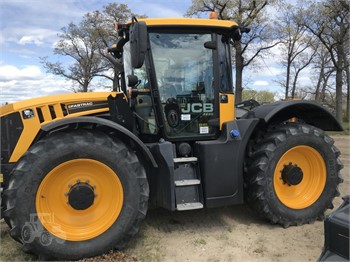 JCB FASTRAC 4220 175 HP to 299 HP Tractors For Sale