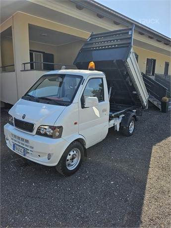 2015 PIAGGIO PORTER Used Kipper Transporter mit Ladekran zum verkauf