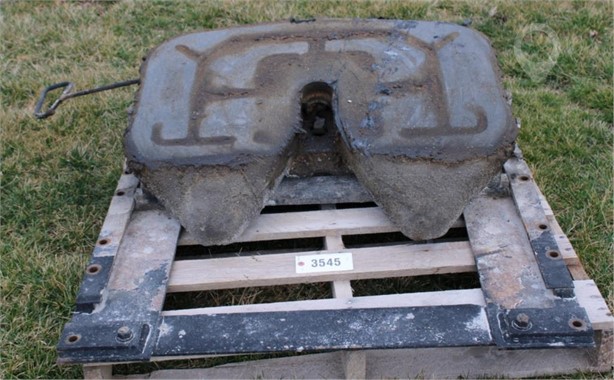 SEMI 5TH WHEEL PLATE Used Fifth Wheel Truck / Trailer Components auction results