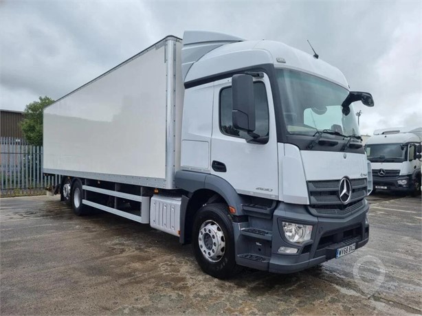2017 MERCEDES-BENZ ACTROS 1824 Used Box Trucks for sale
