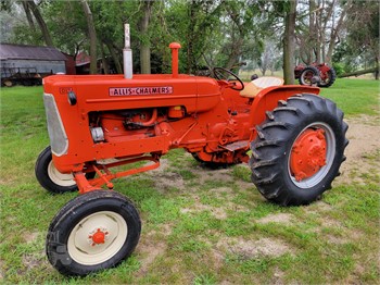 1959 Allis Chalmers D17 gas tractor - Schneider Auctioneers LLC
