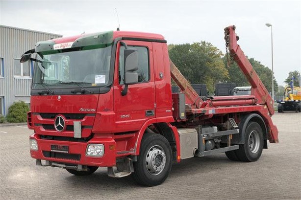 2009 MERCEDES-BENZ ACTROS 1841 Used Skip Loaders for sale