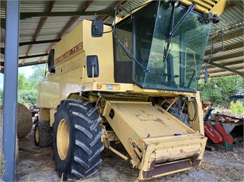 1990 NEW HOLLAND TX32 Used Combine Harvesters for sale