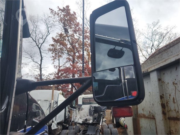 2006 KENWORTH T600 Used Glass Truck / Trailer Components for sale