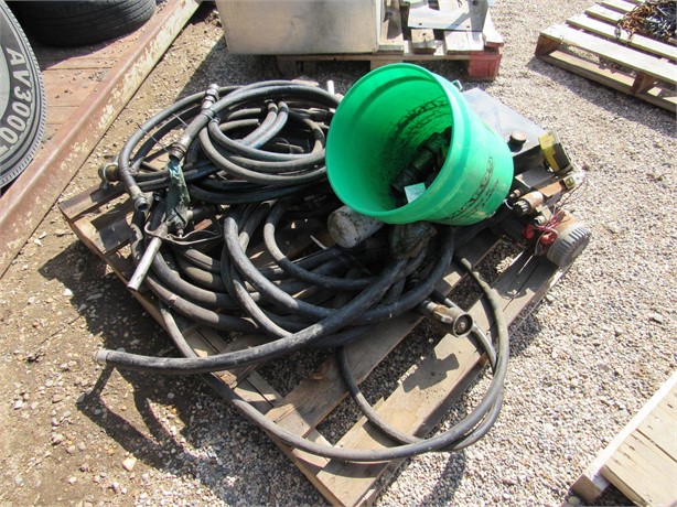 HYD TANK AND HOSES Used Wet Kit Truck / Trailer Components auction results