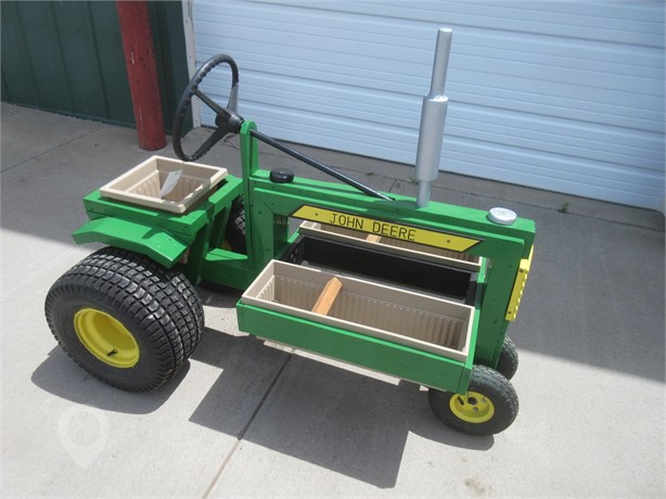 2023 JOHN DEERE FLOWER PLANTER TRACTOR New Lawn / Garden Personal Property / Household items auction results