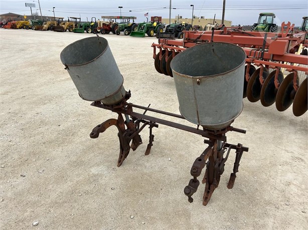2 ROW PLANTER Used Other auction results