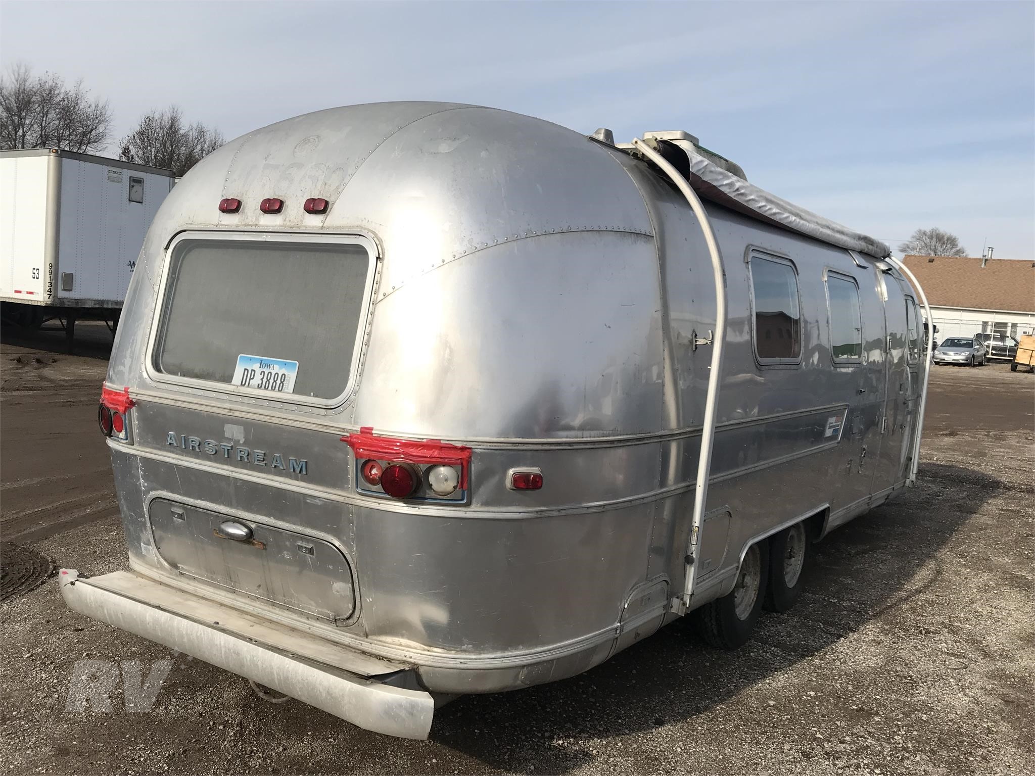 how much is a 1973 airstream land yacht worth