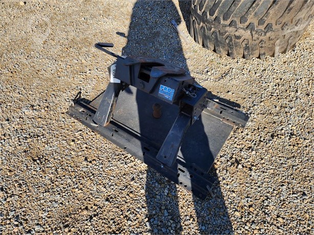 CAMPER HITCH & MOUNTING PLATE Used Other Truck / Trailer Components auction results