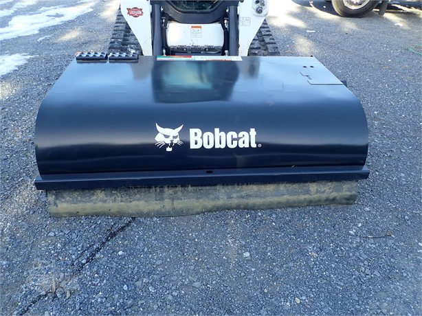 BOBCAT SWEEPER 72 Used スイーパー for rent