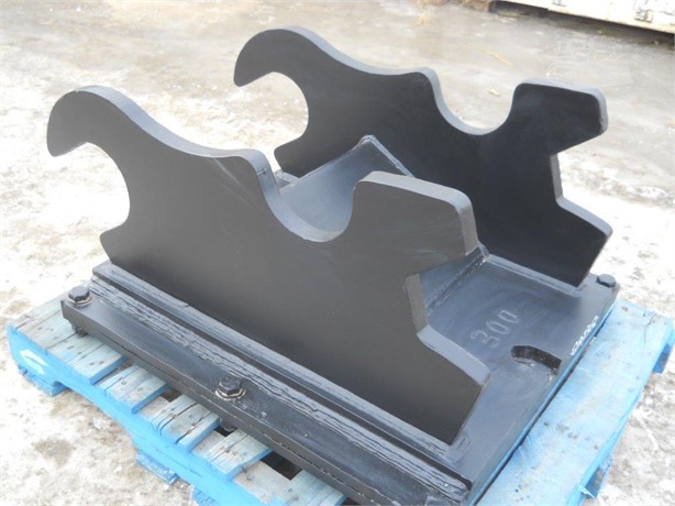 1900 WBM PLATE ADAPTER 300 SERIES FOR WBM STYLE LUGS Used Coupler / Quick Coupler (Penggandeng) for rent