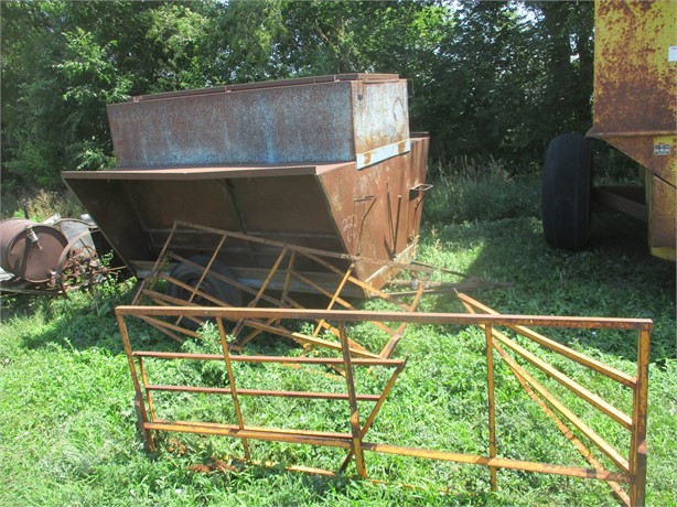 CREEP FEEDER PORTABLE WITH CALF CAGES Used Livestock auction results