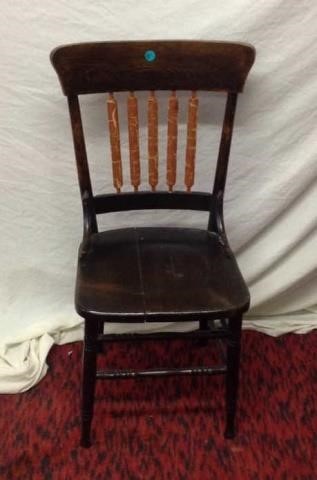 E3-vintage solid wood chair measures 17 inches Michigan 