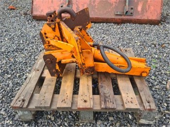 PICK UP HITCH Used Hitch Farm Attachments for sale