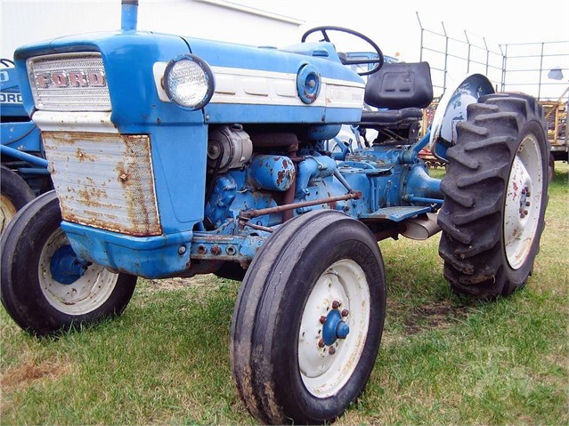 Traditie enkel en alleen Niet ingewikkeld 1969 FORD 2000 Te koop in Spring Valley, Minnesota (ID: 31750693) |  TractorHouse Nederland