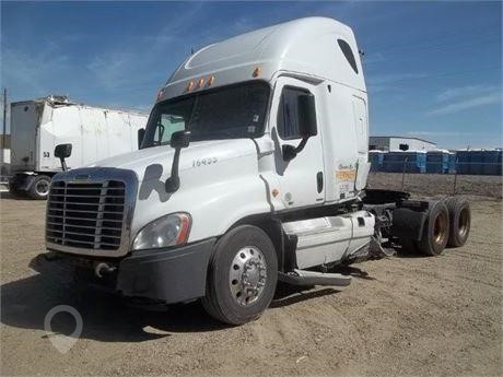 2011 FREIGHTLINER CASCADIA Used Glass Truck / Trailer Components for sale