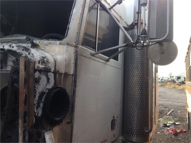 2002 PETERBILT 378 Used Glass Truck / Trailer Components for sale