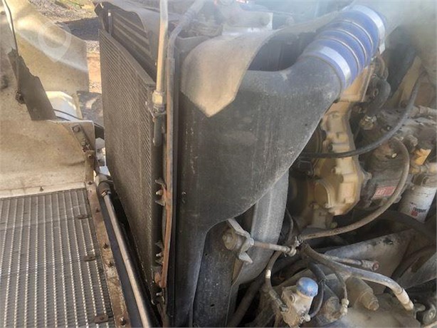 2004 KENWORTH T800 Used Radiator Truck / Trailer Components for sale