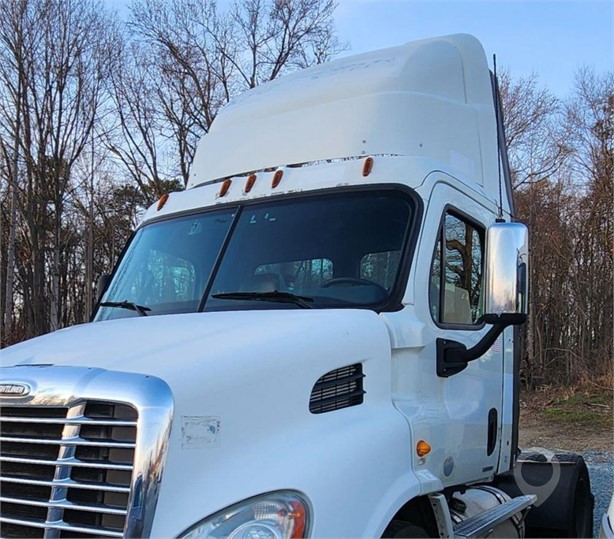 2011 FREIGHTLINER CASCADIA 113 Used Cab Truck / Trailer Components for sale