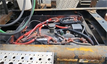 2011 FREIGHTLINER CASCADIA 113 Gebraucht Batteriekiste LKW- / Anhängerkomponenten zum verkauf