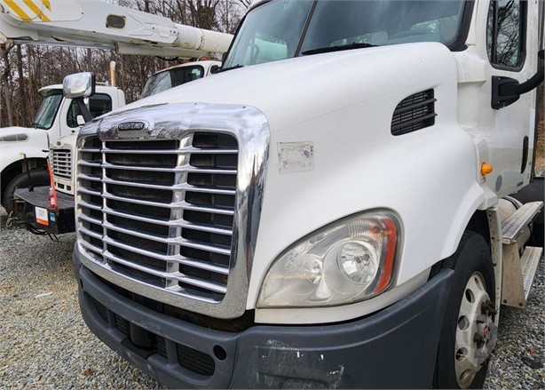 2011 FREIGHTLINER CASCADIA 113 Used Bonnet Truck / Trailer Components for sale