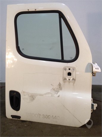 2014 FREIGHTLINER CASCADIA Used Door Truck / Trailer Components for sale