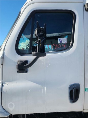 2015 FREIGHTLINER CASCADIA 113 Used Door Truck / Trailer Components for sale