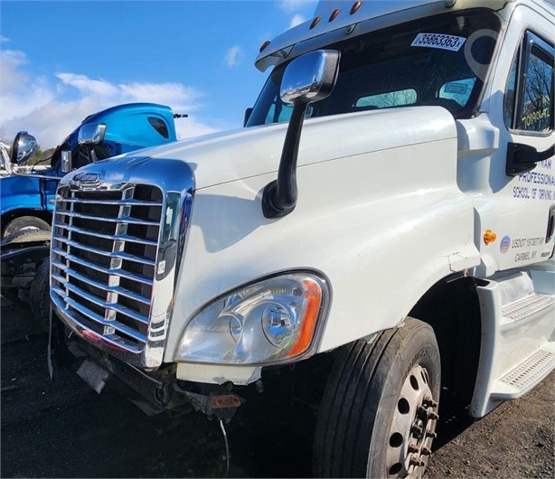 2015 FREIGHTLINER CASCADIA 125 Used Bonnet Truck / Trailer Components for sale