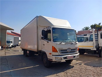 2014 HINO 500FC1018 Gebraucht LKW mit Kofferaufbau zum verkauf