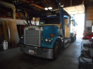 2000 FREIGHTLINER CLASSIC 120 Used Bonnet Truck / Trailer Components for sale