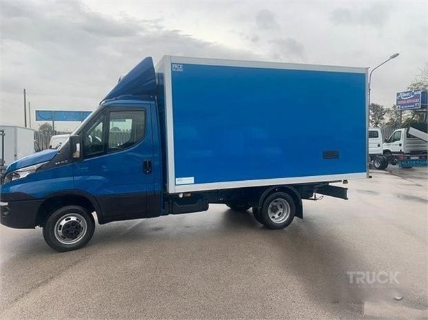 2019 IVECO DAILY 35C14 Used Transporter mit Kühlkoffer zum verkauf