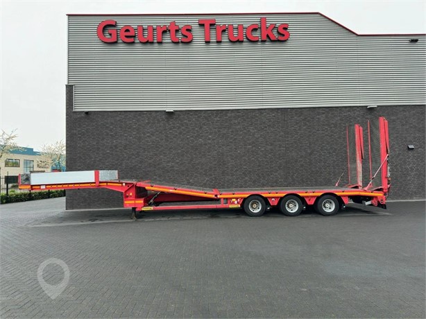 2017 FAYMONVILLE F-S43-1AAF MULTIMAX HYDRAULIC ADJUSTABLE BED SEMI Used Low Loader Trailers for sale
