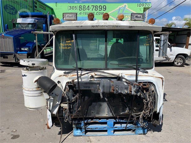 1995 MACK Used Cab Truck / Trailer Components for sale