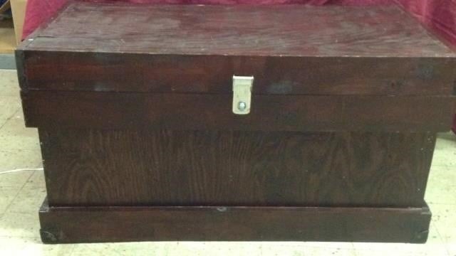 NW VINTAGE WOOD TRUNK GREAT FOR STORAGE Michigan 