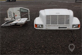 INTERNATIONAL 4900 TRUCK HOOD AND DOORS Used Bonnet Truck / Trailer Components auction results